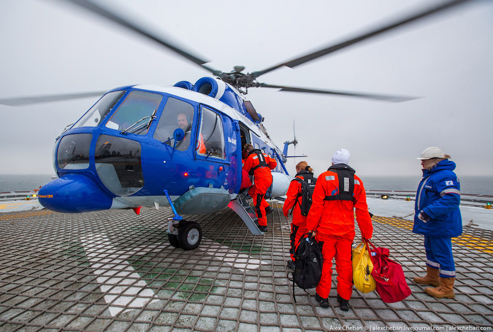 How extract oil in the Arctic on the Prirazlomnaya platform 08