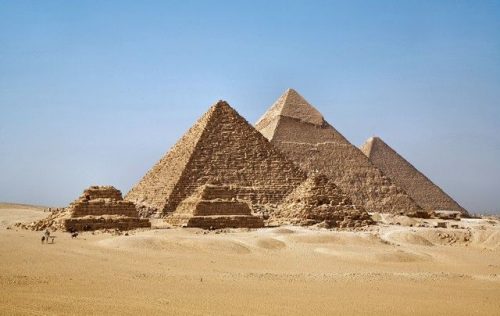 На принципе числа Фи построены пирамиды в Гизе
