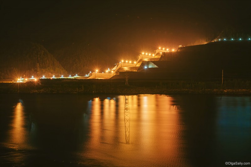 Саяно-Шушенская ГЭС водозброс ночью