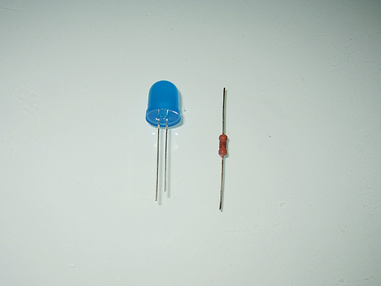 Синий светодиод с резистором нужного номинала