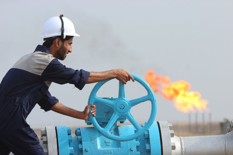 © Reuters. Нефть выросла в цене